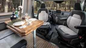                         Ford Hotomobil Reviva Kamper Van 2023 - NIEBIESKI - zdjęcie 10
                        