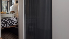                         Ford Hotomobil Reviva Kamper Van 2023 - NIEBIESKI - zdjęcie 11
                        