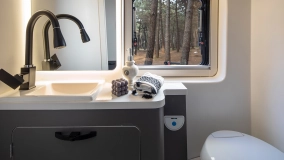                         Ford Hotomobil Reviva Kamper Van 2023 - NIEBIESKI - zdjęcie 12
                        