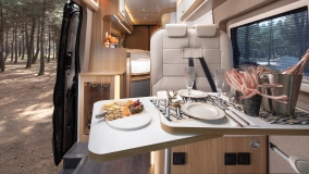                         Ford Hotomobil Reviva Kamper Van 2023 - czarny - zdjęcie 10
                        