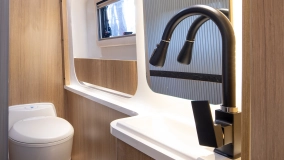                         Ford Hotomobil Reviva Kamper Van 2023 - czarny - zdjęcie 11
                        