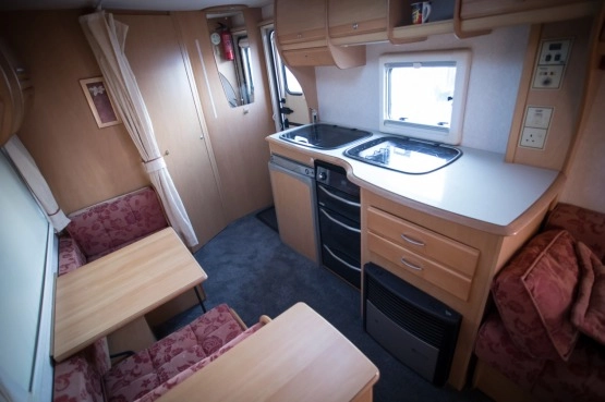                         RATY 0% Przyczepa kempingowa BAILEY SENATOR ARIZONA 2002 4 osobowa - zdjęcie 15
                        