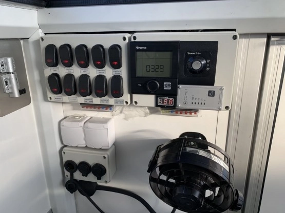                         Kamper wyprawowy 4x4, OFF ROAD, zabudowa mieszkalna, Toyota Hilux - zdjęcie 6
                        