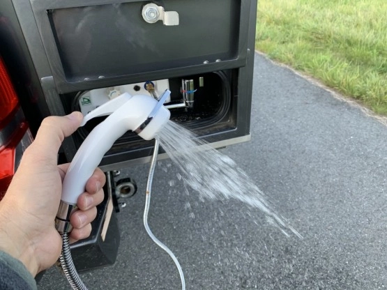                         Kamper wyprawowy 4x4, OFF ROAD, zabudowa mieszkalna, Toyota Hilux - zdjęcie 8
                        