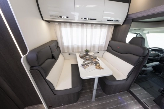                         Okazja Roller 295 M model 2020 automat skórzana tapicerka - zdjęcie 14
                        