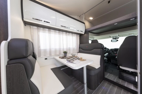                         Okazja Roller 295 M model 2020 automat skórzana tapicerka - zdjęcie 8
                        