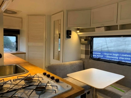                         Fiat Ducato Dethleffs Kamper 2.5 Diesel - zdjęcie 9
                        