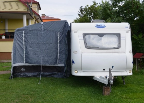                         Przyczepa Kempingowa Hobby 440 De luxe 2005 - zdjęcie 1
                        