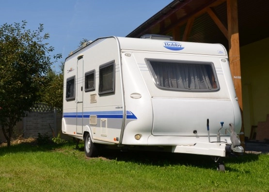                         Przyczepa Kempingowa Hobby 440 De luxe 2005 - zdjęcie 8
                        