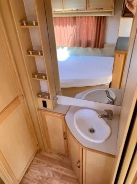                         Przyczepa kempingowa ELDDIS, 2 sypialnie - zdjęcie 5
                        