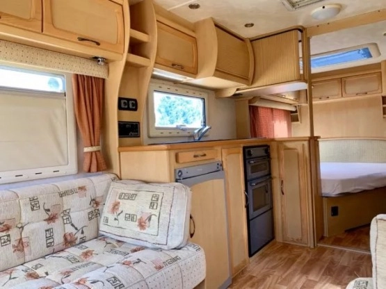                         Przyczepa kempingowa ELDDIS, 2 sypialnie - zdjęcie 6
                        