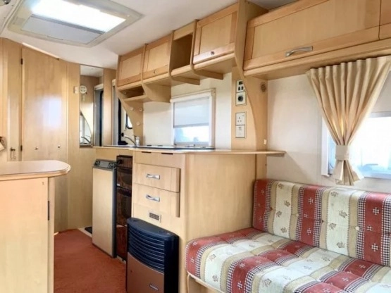                         Przyczepa kempingowa BAILEY RANGER 4 osobowa. Duży namiot. Łazienka - zdjęcie 6
                        