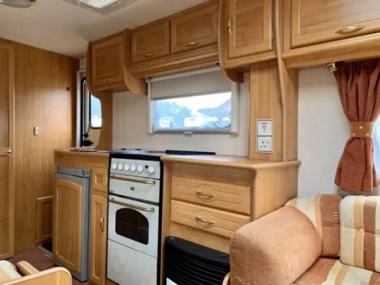                         Przyczepa kempingowa FLEETWOOD 4/5 osobowa MOVER NAMIOT łazienka - zdjęcie 7
                        