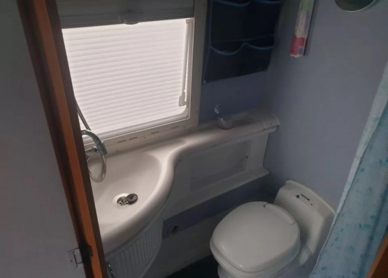                         Sprzedam fajnego kampera Fiat Ducato z silnikiem 1.9 td i mocy 90 km - zdjęcie 14
                        