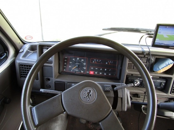                         Sprzedam Kamera PEUGEOT J5 2,5 TD - zdjęcie 4
                        