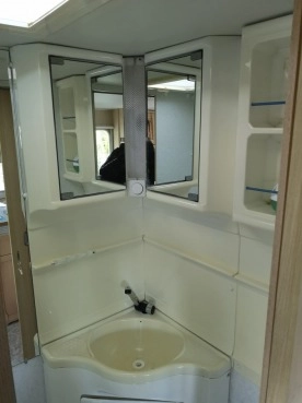                         Przyczepa kempingowa Home Car Rally 546 1998r 5os*2osie*solar*markiza* - zdjęcie 7
                        