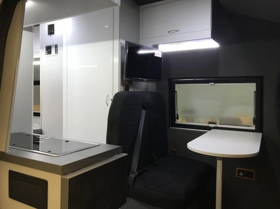                         Citroën Jumper CamperVan Premium - zdjęcie 7
                        