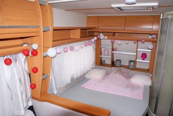                         Przyczepa kempingowa FENDT Saphir FC 390 jak NOWA 2010 rok - zdjęcie 10
                        