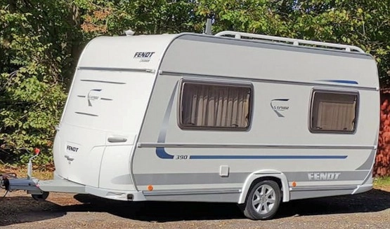                         Przyczepa kempingowa FENDT Saphir FC 390 jak NOWA 2010 rok - zdjęcie 1
                        