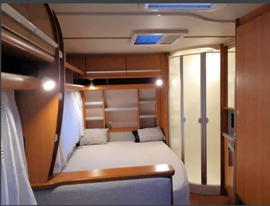                         Przyczepa kempingowa FENDT Saphir FC 390 jak NOWA 2010 rok - zdjęcie 3
                        