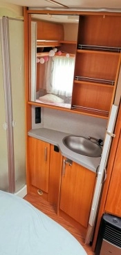                         Przyczepa kempingowa FENDT Saphir FC 390 jak NOWA 2010 rok - zdjęcie 6
                        