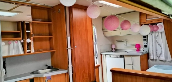                         Przyczepa kempingowa FENDT Saphir FC 390 jak NOWA 2010 rok - zdjęcie 7
                        