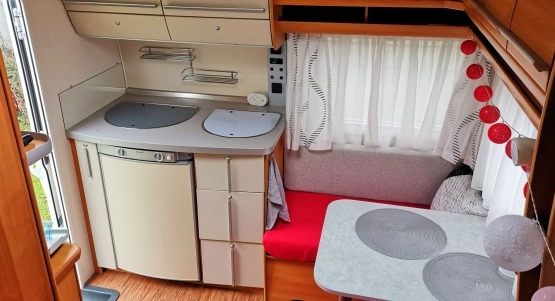                         Przyczepa kempingowa FENDT Saphir FC 390 jak NOWA 2010 rok - zdjęcie 8
                        