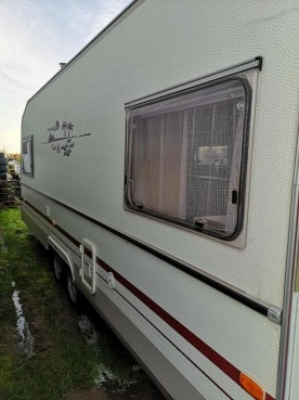                         Przyczepa kempingowa Home Car Rally 546, 2 osie, 5 os! Czysta i zadbana - zdjęcie 10
                        