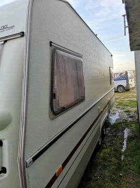                         Przyczepa kempingowa Home Car Rally 546, 2 osie, 5 os! Czysta i zadbana - zdjęcie 2
                        