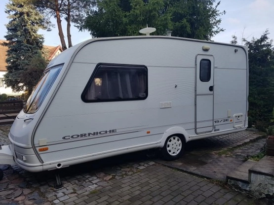                         Przyczepa kempingowa Swift z namiotem pokrowcem i mover - zdjęcie 3
                        