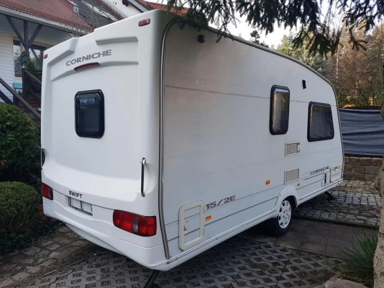                         Przyczepa kempingowa Swift z namiotem pokrowcem i mover - zdjęcie 4
                        