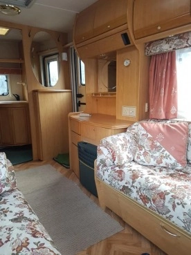                         Przyczepa kempingowa Swift z namiotem pokrowcem i mover - zdjęcie 6
                        