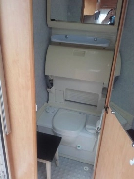                         Przyczepa Kempingowa CARAVELAIR - zdjęcie 10
                        