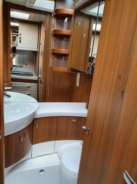                         Hobby Premium 495UL, przedsionek Isabella, MOVER, bagażnik rowerowy - zdjęcie 18
                        