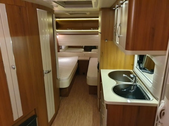                         Hobby Premium 495UL, przedsionek Isabella, MOVER, bagażnik rowerowy - zdjęcie 9
                        