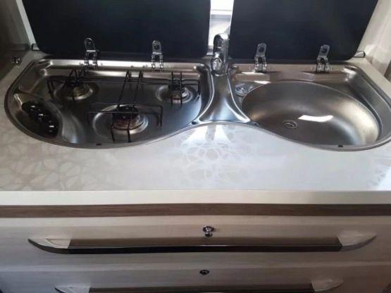                         Hobby De Luxe Easy 490 KMF 2014 r. KLIMATYZACJA przedsionek!!! PIĘTRA! - zdjęcie 5
                        