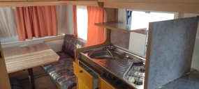                         Przyczepa kempingowa Fendt Karat Dmc 1200 z przedsionkiem  - zdjęcie 16
                        