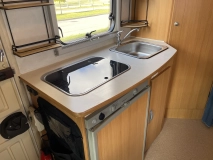                         Kamper Ford Rimor, solar, klimatyzacja, niski przebieg - zdjęcie 3
                        