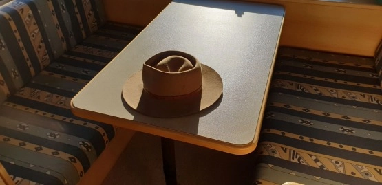                         Knaus Sudwind Country 8404 z 1996 roku  + Namiot Isabella - zdjęcie 11
                        