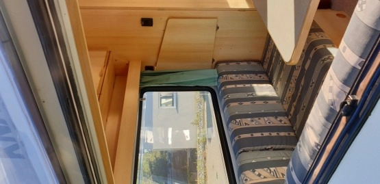                         Knaus Sudwind Country 8404 z 1996 roku  + Namiot Isabella - zdjęcie 14
                        