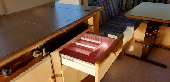                         Knaus Sudwind Country 8404 z 1996 roku  + Namiot Isabella - zdjęcie 4
                        