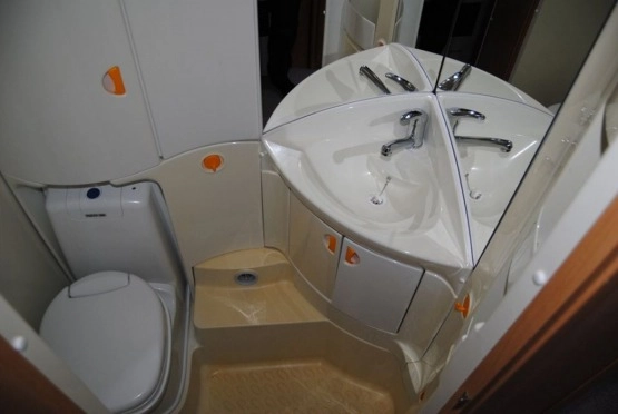                         KNAUS 550 6 osób z WC! 100% sucha! Łóżko piętrowe! SUPER STAN! Zarej.! - zdjęcie 4
                        