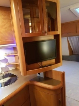                         Hobby 495 UFE - zdjęcie 9
                        