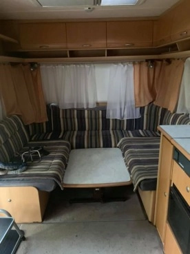                         Przyczepa campingowa Dethleffs Bedium DeLux 2002 r. - zdjęcie 5
                        