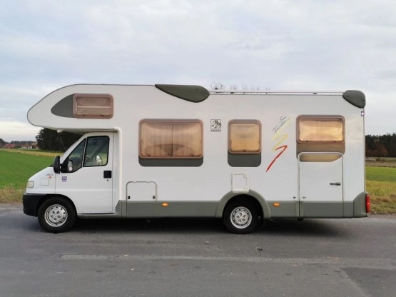                         Kamper Knaus Sun Traveller 2,8 D, garaż, 2x klima - zdjęcie 12
                        