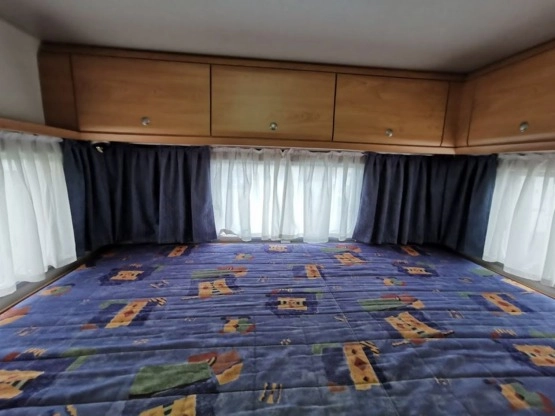                         Kamper Knaus Sun Traveller 2,8 D, garaż, 2x klima - zdjęcie 17
                        