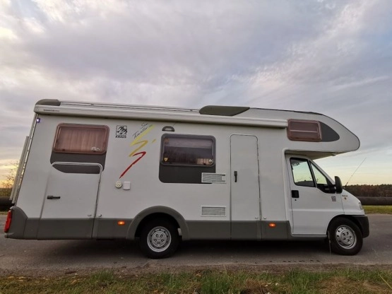                         Kamper Knaus Sun Traveller 2,8 D, garaż, 2x klima - zdjęcie 25
                        