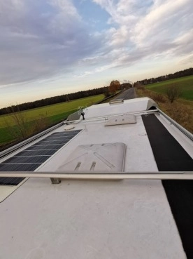                         Kamper Knaus Sun Traveller 2,8 D, garaż, 2x klima - zdjęcie 26
                        