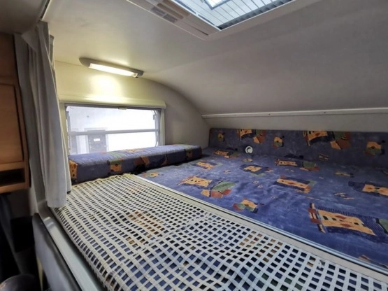                         Kamper Knaus Sun Traveller 2,8 D, garaż, 2x klima - zdjęcie 29
                        