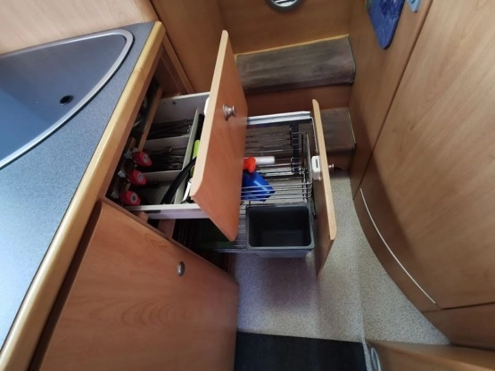                         Kamper Knaus Sun Traveller 2,8 D, garaż, 2x klima - zdjęcie 32
                        